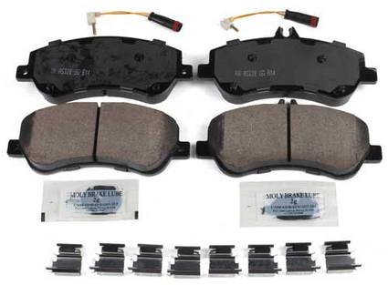 Mercedes Disc Brake Pad Set - Front (Ceramic) (EURO) 0074207420 - Akebono Euro Ultra-Premium EUR1406